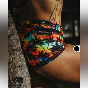 PEACHY ATHLETIC Paradise Palms shorts XS